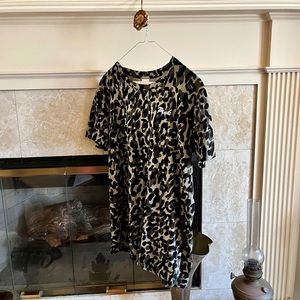 ~victoria’s secret PINK women’s t-shirt